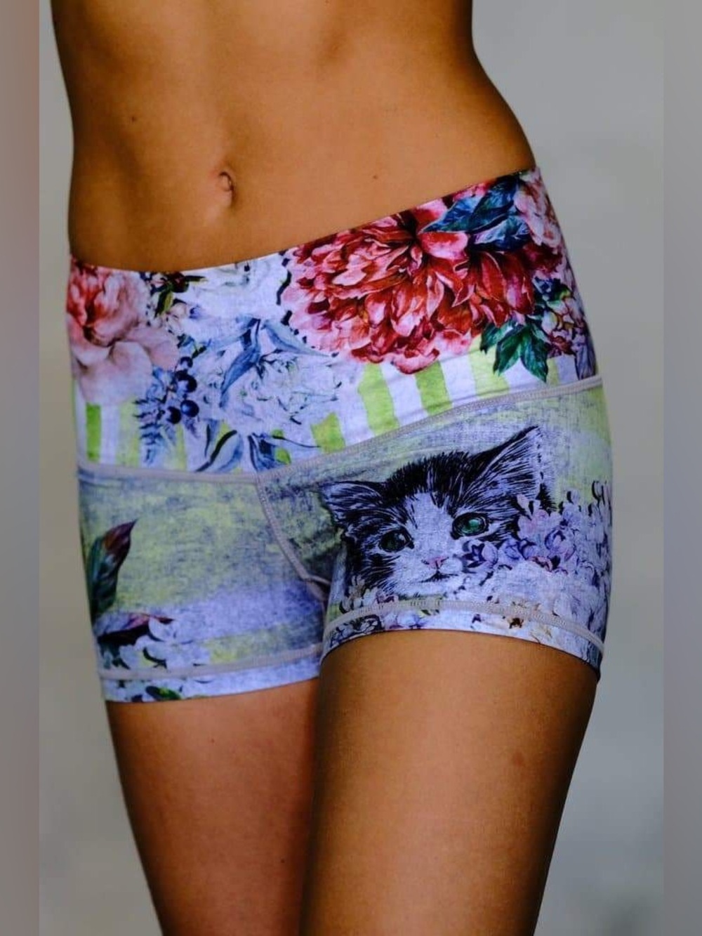 EUC Niyama Sol Cat-tastic Flirt Short